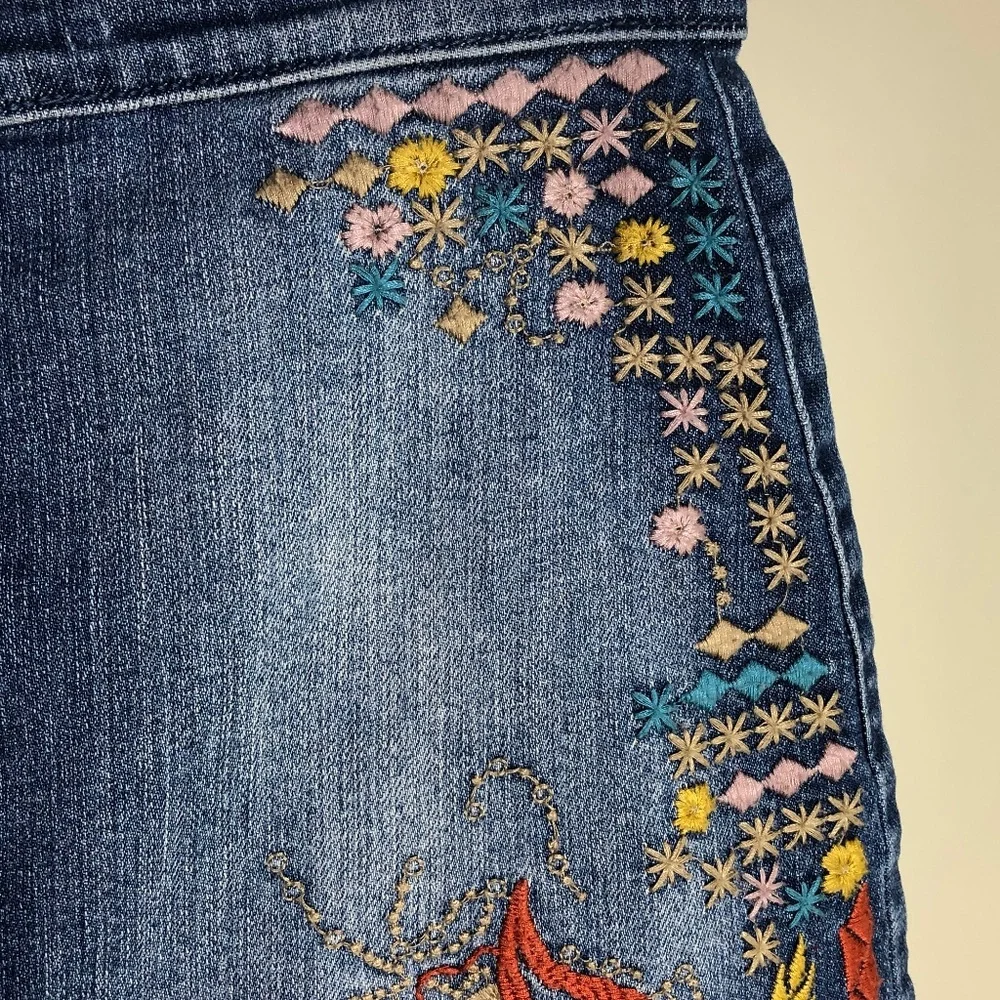 Sneak Peek Blue Denim Embroidered Bohemian Skirt Size Small - Picture 10 of 14